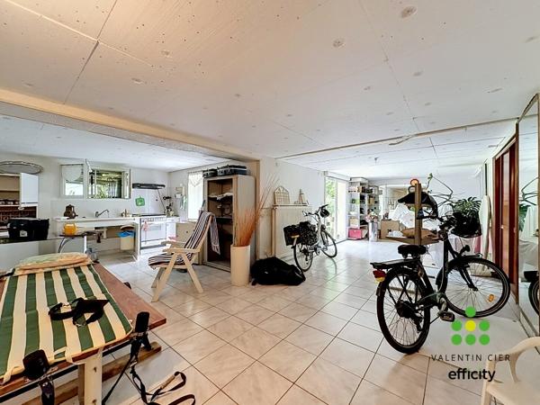 Maison
         6 pièces
        - 181 m² Exclusivité 720 000 € *