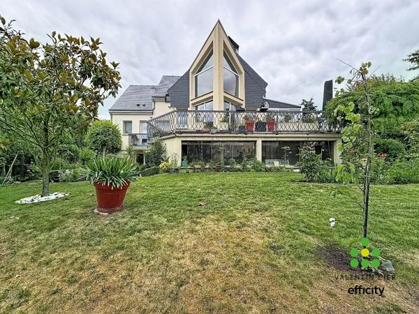 Maison
         6 pièces
        - 181 m² Exclusivité 720 000 € *