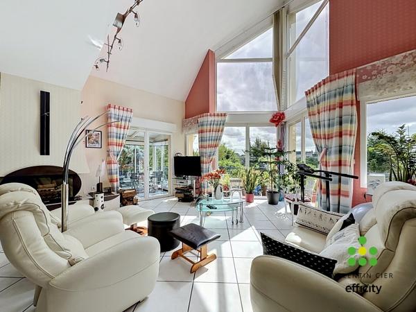 Maison
         6 pièces
        - 181 m² Exclusivité 720 000 € *