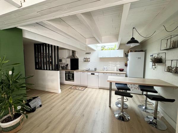 SECTEUR GARE DE VANNES CHARMANT T3 de 63m² - GARAGE ET PARKING , Vannes