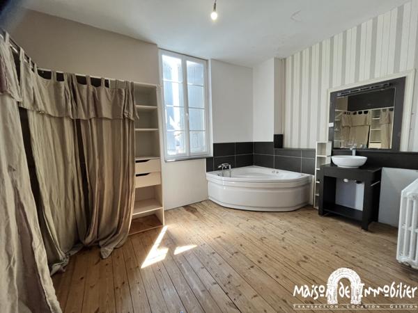 Vente Belle maison de ville - 6 pièces - 200m² - COGNAC Hypercentre