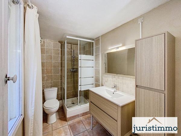 Piolenc (84420) Immeuble de 3 logements loués