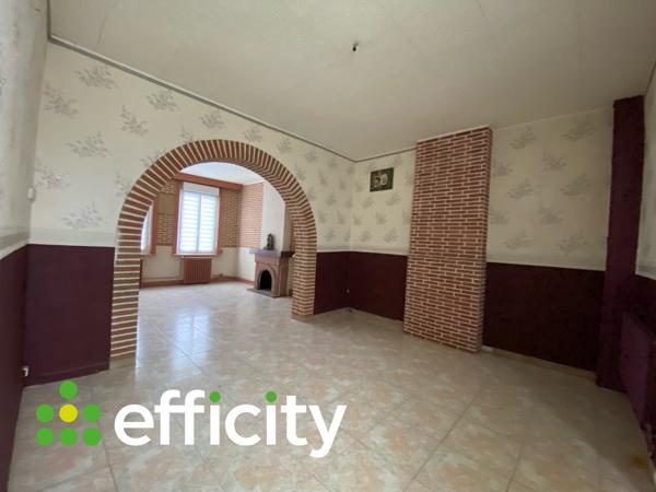 Maison
         5 pièces
        - 105 m² 75 700 € *
