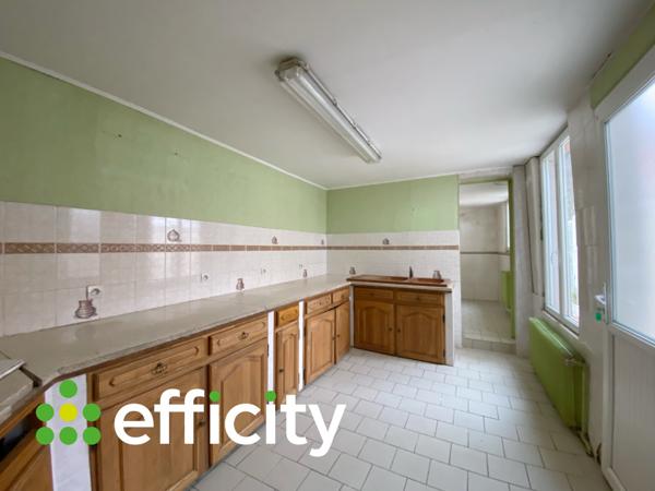 Maison
         5 pièces
        - 105 m² 75 700 € *