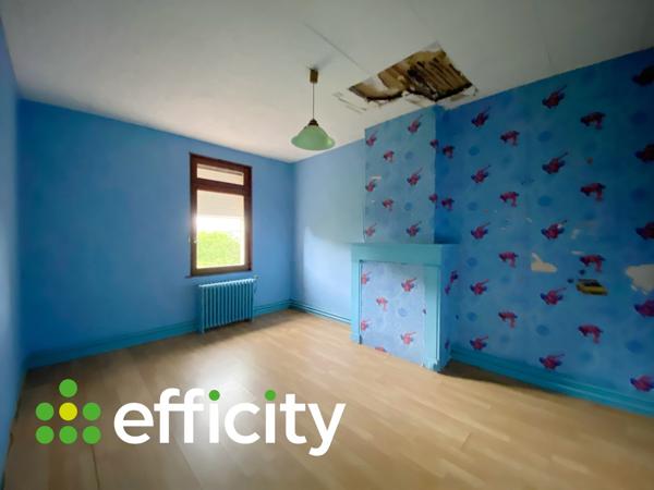 Maison
         5 pièces
        - 105 m² 75 700 € *