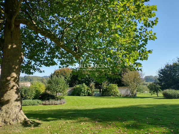 À VENDRE - Seine-Maritime. Manoir avec dépendances et piscine sur plus de 4 hectares de parc