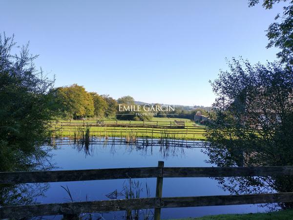 À VENDRE - Seine-Maritime. Manoir avec dépendances et piscine sur plus de 4 hectares de parc