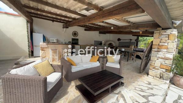 Maison
         5 pièces
        - 145 m² 698 000 € *