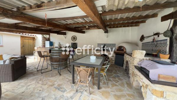 Maison
         5 pièces
        - 145 m² 698 000 € *