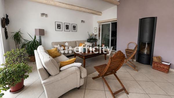 Maison
         5 pièces
        - 145 m² 698 000 € *