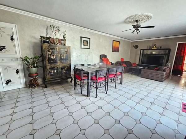 Appartement Neuilly Sur Marne 5 pièce(s) 103.25 m2