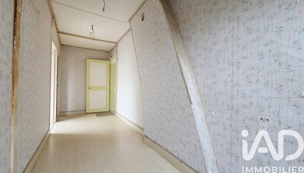 Maison à vendre 10 pièces 237 m² Ainay-le-Château