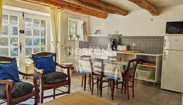 Propriété En Pierre Avec Ses Dépendances