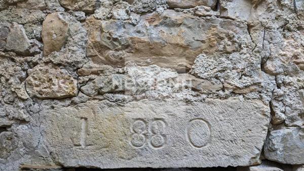 Propriété En Pierre Avec Ses Dépendances