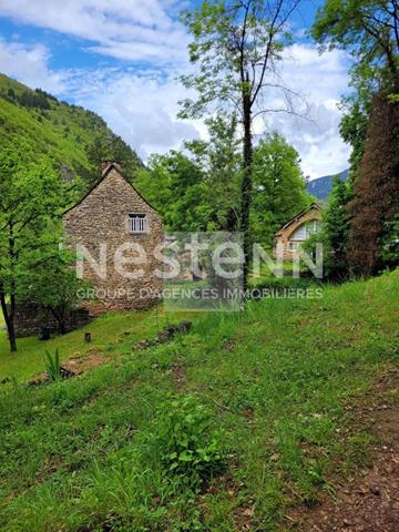 Propriété En Pierre Avec Ses Dépendances