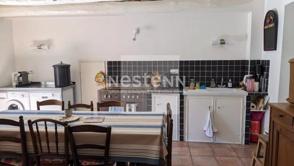 Propriété En Pierre Avec Ses Dépendances