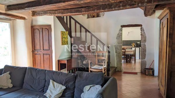 Propriété En Pierre Avec Ses Dépendances