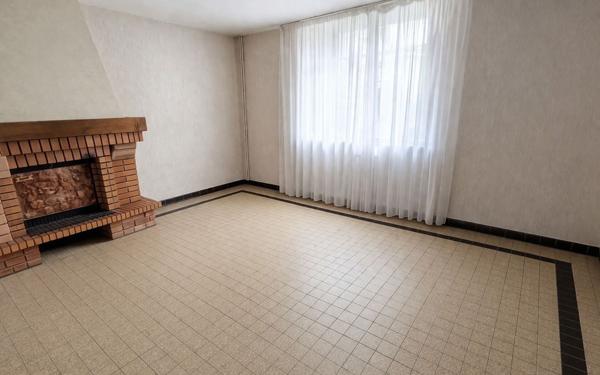 Maison à vendre    5 pièces •  Aiguefonde