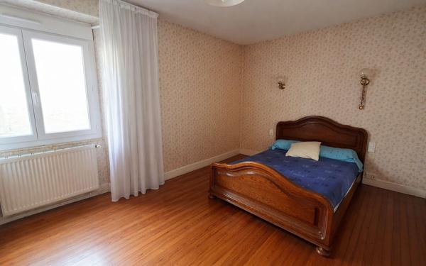 Maison à vendre    5 pièces •  Aiguefonde