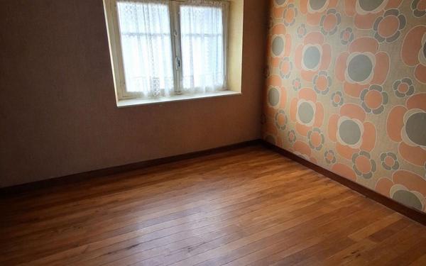 Maison à vendre    5 pièces •  Aiguefonde