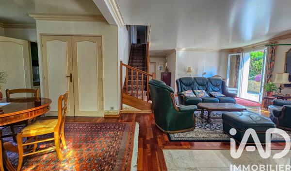 Maison à vendre 8 pièces 210 m² L'Étang-la-Ville