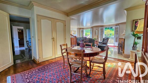 Maison à vendre 8 pièces 210 m² L'Étang-la-Ville