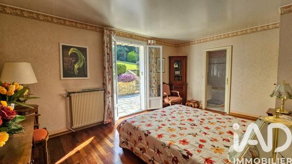 Maison à vendre 8 pièces 210 m² L'Étang-la-Ville