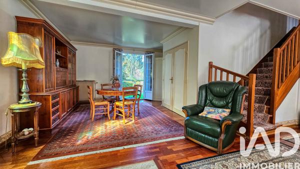 Maison à vendre 8 pièces 210 m² L'Étang-la-Ville