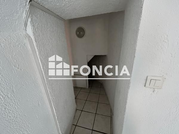 Location Appartement 2 pièces 30 m² - 45 RUE DE LA REPUBLIQUE Castellar 06500
