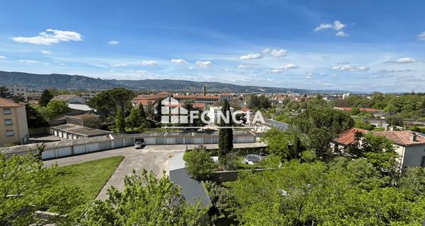 Location Appartement 4 pièces 63.3 m² - Bourg-lès-valence 26500
