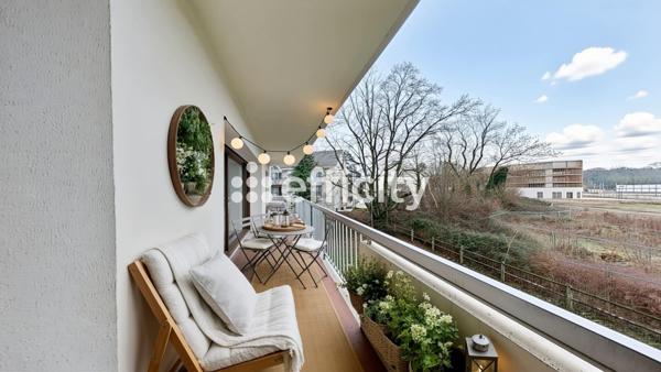 Appartement
         3 pièces
        - 84 m² Bien prestige 428 000 € *