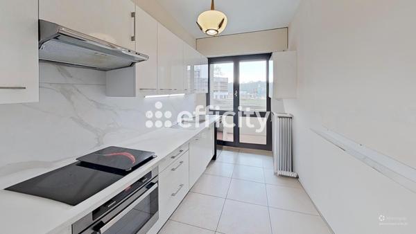 Appartement
         3 pièces
        - 84 m² Bien prestige 428 000 € *