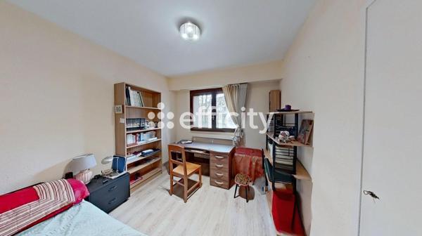 Appartement
         3 pièces
        - 84 m² Bien prestige 428 000 € *