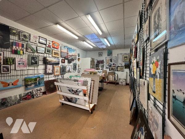 ***VENTE NOTARIALE INTERACTIVE***
EMPLACEMENT STRATÉGIQUE AU COEUR DE LA VILLE DE DOLE (JURA)