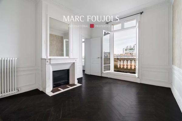 Paris 7 Bourdonnais / Champ de Mars : appartement de 271 m² au 6ème étage avec balcons vues Tour Eiffel