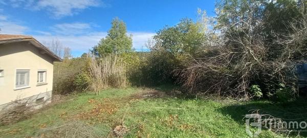 Maison avec extérieur et garage