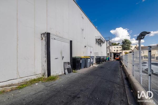 Location boutique/local commercial 1 000 m² Saint-Cyr-l'École