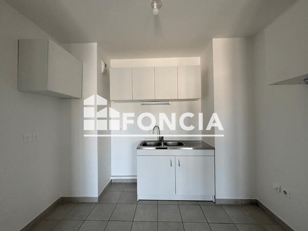 Location Appartement 2 pièces 42.77 m² - 16 AVENUE BREBANT Reims 51100