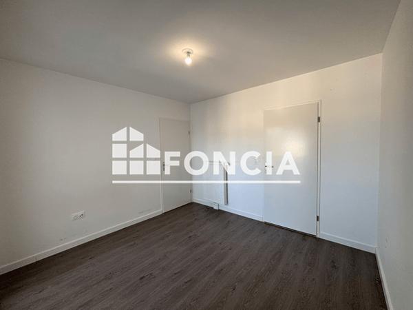 Location Appartement 2 pièces 42.77 m² - 16 AVENUE BREBANT Reims 51100