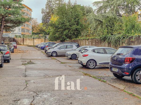 3 pièces de 72m2 - appartement bld michelet - DPE D - 2 chambres - 1 place de stationnement - sans travaux