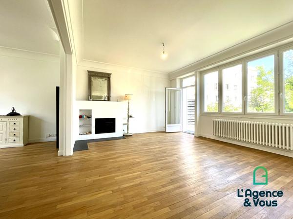 lorient nouvelle ville immeuble 3 plateaux terrasse grand garage et stationnement