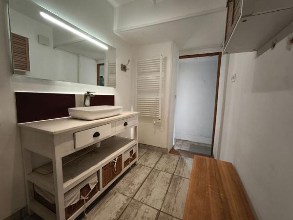 Maison familiale 5 chambres, dependance, proche centre-ville, 25 minutes de Nevers, ecoles, commerces