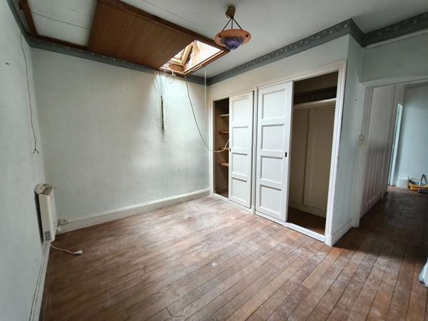 Maison familiale 5 chambres, dependance, proche centre-ville, 25 minutes de Nevers, ecoles, commerces