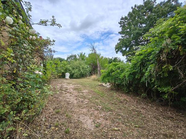 Maison familiale 5 chambres, dependance, proche centre-ville, 25 minutes de Nevers, ecoles, commerces