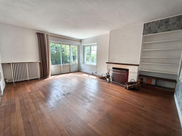 Maison familiale 5 chambres, dependance, proche centre-ville, 25 minutes de Nevers, ecoles, commerces