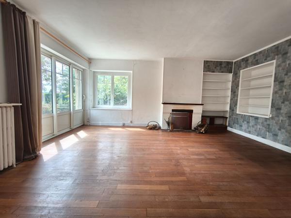 Maison familiale 5 chambres, dependance, proche centre-ville, 25 minutes de Nevers, ecoles, commerces