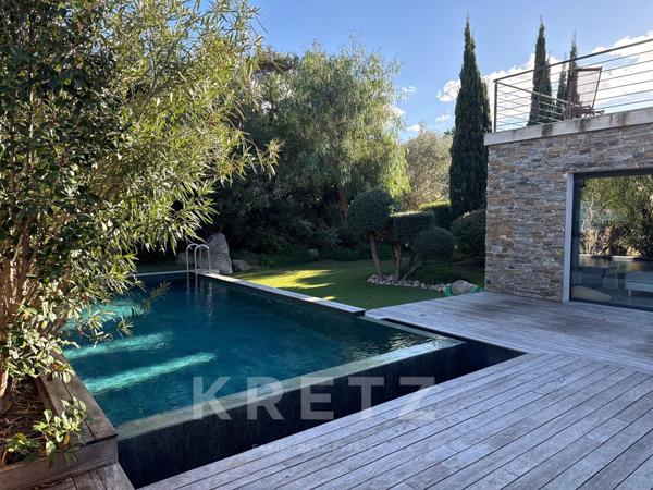 BELLE VILLA STANDING AVEC PISCINE- 4 CHAMBRES- 10 PERSONNES