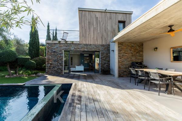 BELLE VILLA STANDING AVEC PISCINE- 4 CHAMBRES- 10 PERSONNES