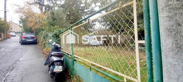 VITRY: Terrain à bâtir dans une zone pavillonnaire