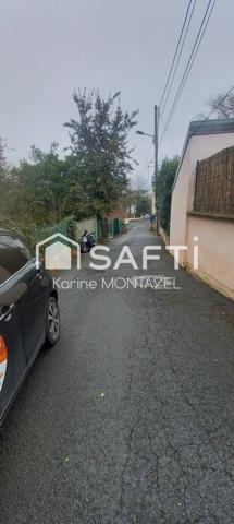 VITRY: Terrain à bâtir dans une zone pavillonnaire